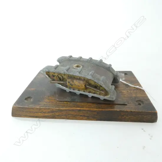 OLD WWI TOY/TRENCH ART TANK WOOD BASE L.145mm