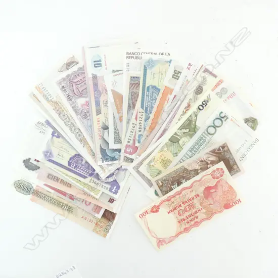 WORLD BANKNOTES, ALL BRAND NEW  - 1940s -1990s, INCLUDES BRITISH ARMED FORCES NOTES - ABT 45 NOTES