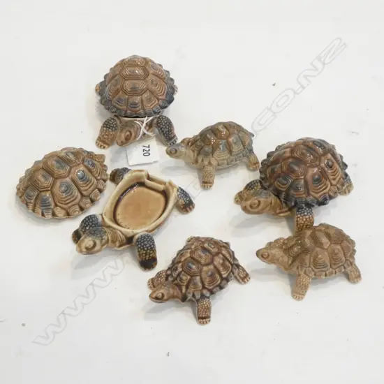 6 WADE PORCELAIN TURTLES; 3 10MM L 3 70MM L