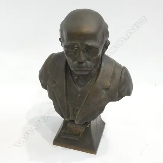 J. GARNIER BRONZE BUST 'LA FRANCE LEVEUT' H. 200MM 