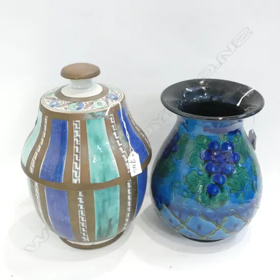2 ITALIAN POTS ONE LIDDED H. 320MM