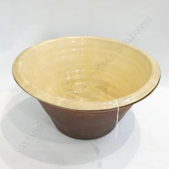 LARGE VINTAGE DOUGH BOWL 425MM DIA AF CRACKED