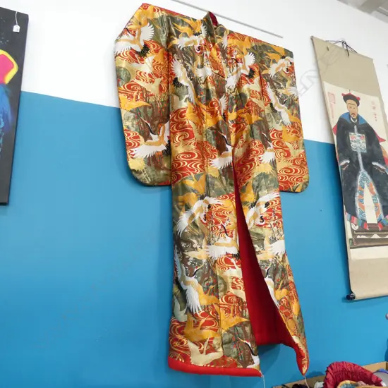 LARGE  VINTAGE JAPANESE SILK KIMONO 