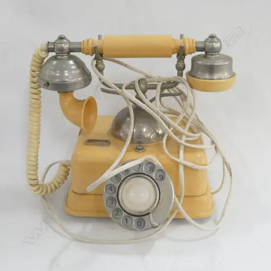 OLD CREAM BAKELITE PHONE 