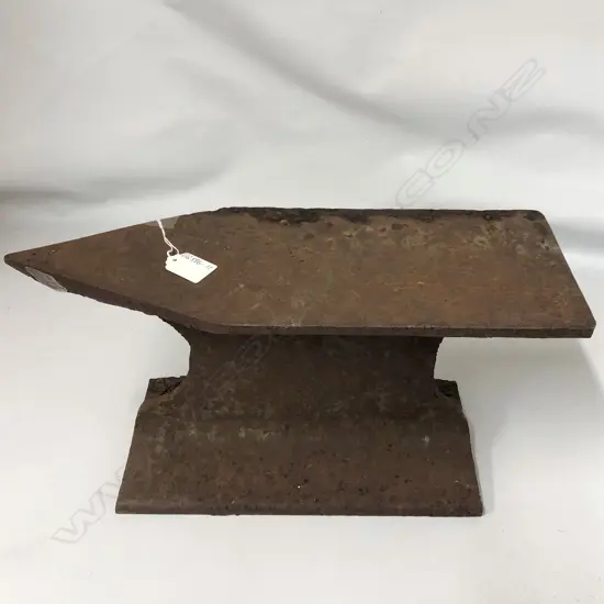 OLD STEEL ANVIL L.415mm. some rust