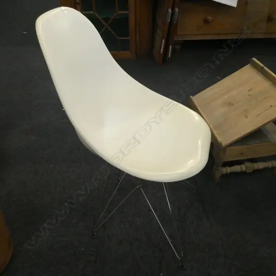 REPRO EAMES EIFFEL CHAIR
