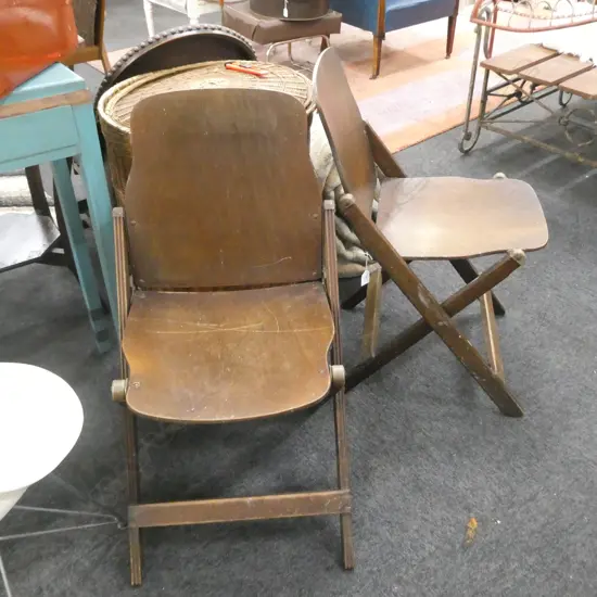 2 VINTAGE PLY FOLDING CHAIRS 