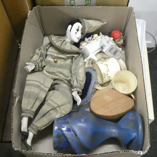 SMALL BOX COLLECTABLES 