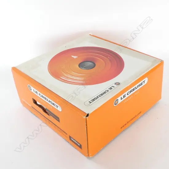 LE CREUSET OVAL LIDDED DISH - IN BOX 