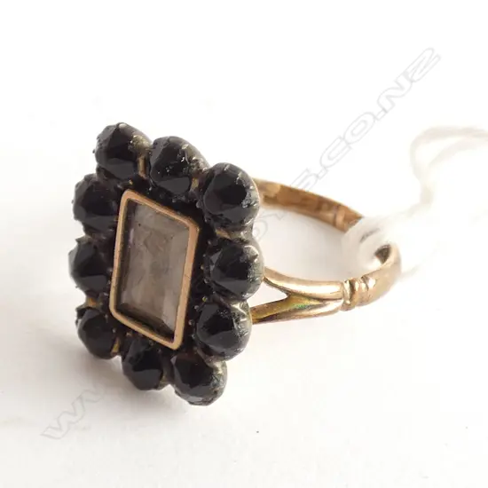 9CT MOURNING RING 
