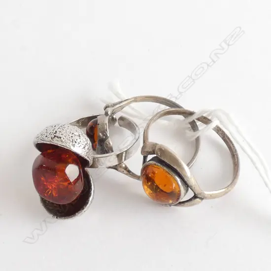 3 VINTAGE STG SILVER & AMBER RINGS 