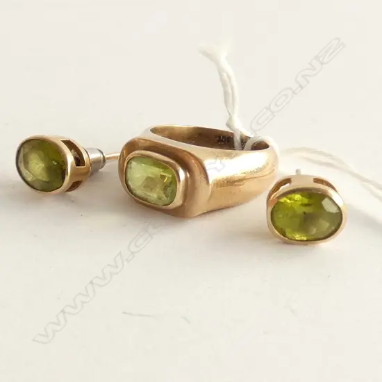 9CT GOLD AND PERIDOT EARRING AND RING SET