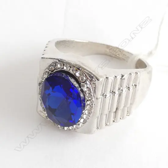 SILVER RING WITH SYNTHETIC STONES
