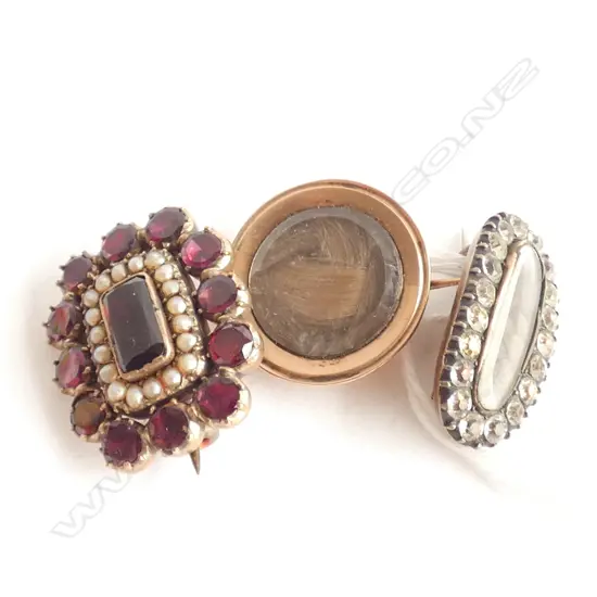 3 GEORGIAN MOURNING BROOCHES 