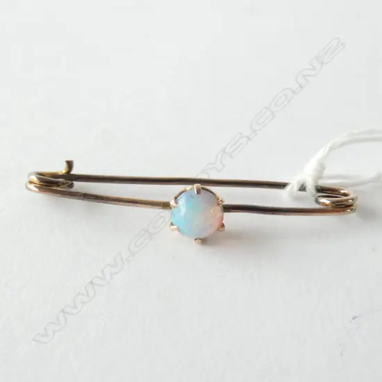 0PAL SET GOLD PIN 9ct