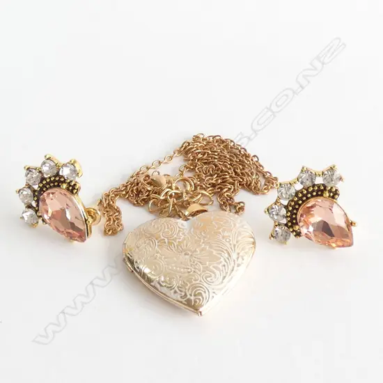 GOLD PLATE HEART COSTUME NECKLACE AND COSTUME EARRINGS