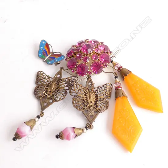 COSTUME JEWELLERY: 2 PRS EARRINGS. 2 BROOCHES 