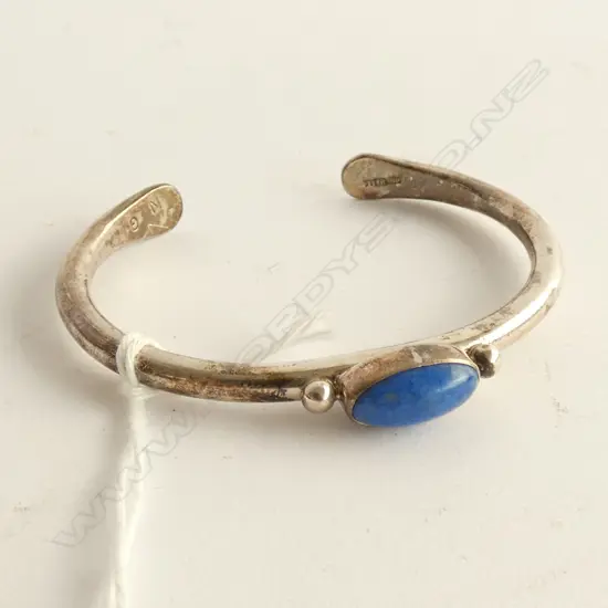 NORTH AMERICAN STERLING SILVER & LAPIS BRACELET