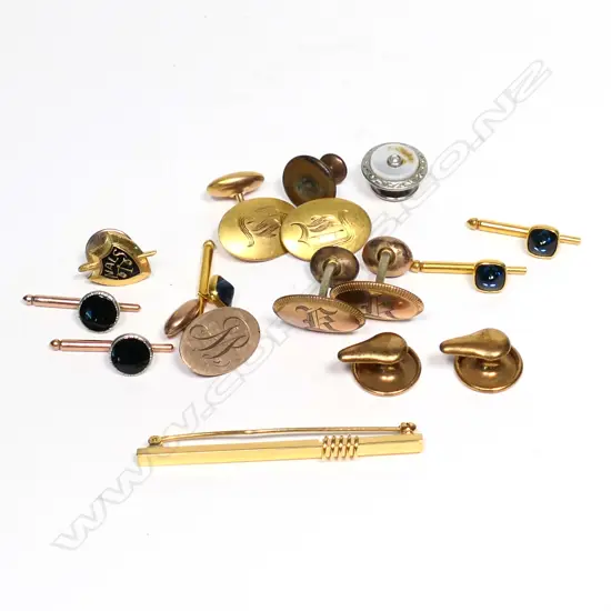 GOOD ARRAY OF VINTAGE CUFFLINKS, SOME GOLD? + MONET TIE PIN