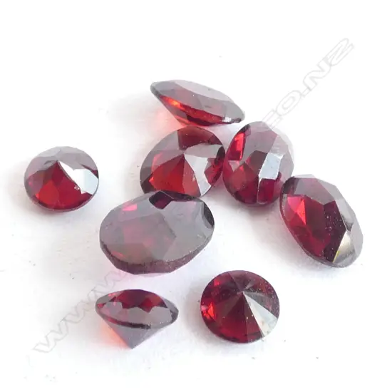EIGHT DEEP RED GARNETS - REAL NATURAL STONES - 7CT 