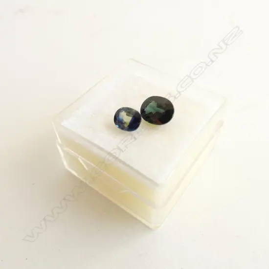 TWO FACETED OVAL SAPPHIRE STONES - 2.27CT