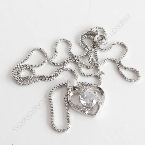 SILVER HEART NECKLACE WITH SYNTHETIC STONE 