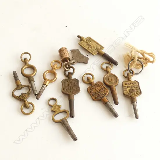 BAG 10 POCKET WATCH KEYS 