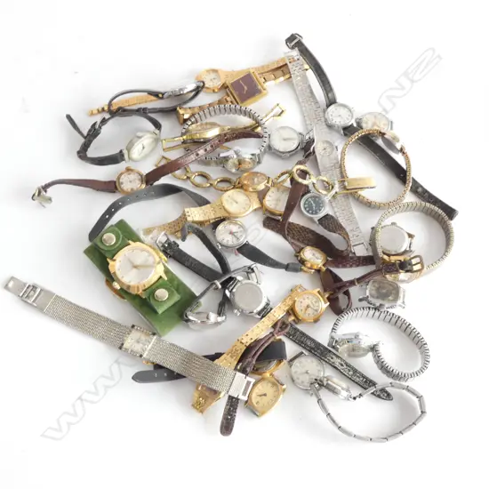 ASST LOT LADIES RETRO WRISTWATCHES 