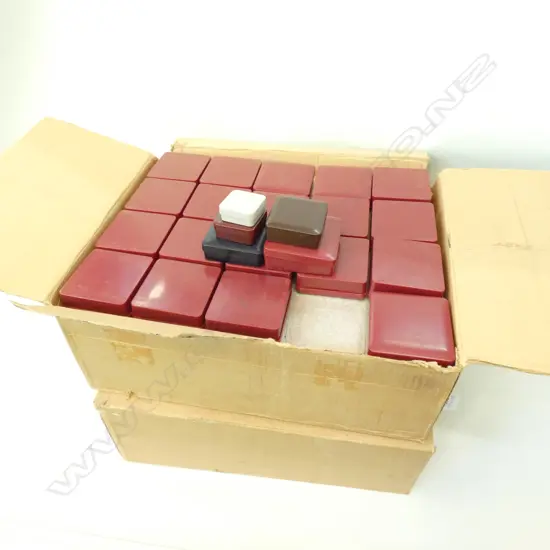 2 BOXES OF NEW PLASTIC NESTING BOXES