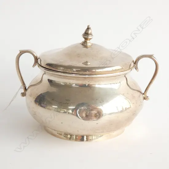 STG SILVER LIDDED SUGAR LONDON 1928 337 GRAMS DENTS