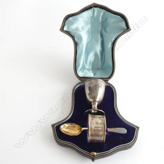 CASED STG SILVER EGG CUP, NAPKIN RING, SPOON, LONDON 1905 113 GRAMS 