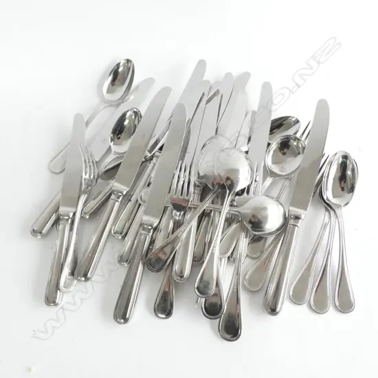 STRACHAN CUTLERY 