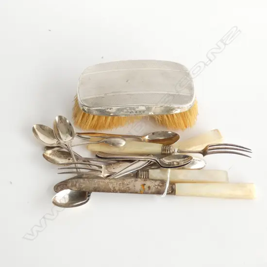 9 STG SILVER TEASPOONS + 4 STG & MOP CUTLERY PCES + STG BRUSH