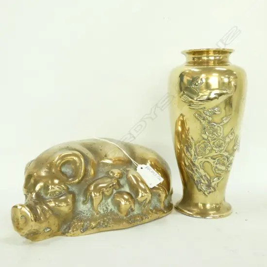 JAPANESE BRASS VASE H. 210 + BRASS COIN PIGGY