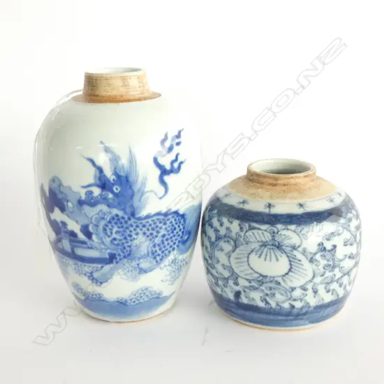 2 B/W VASES H. 155MM