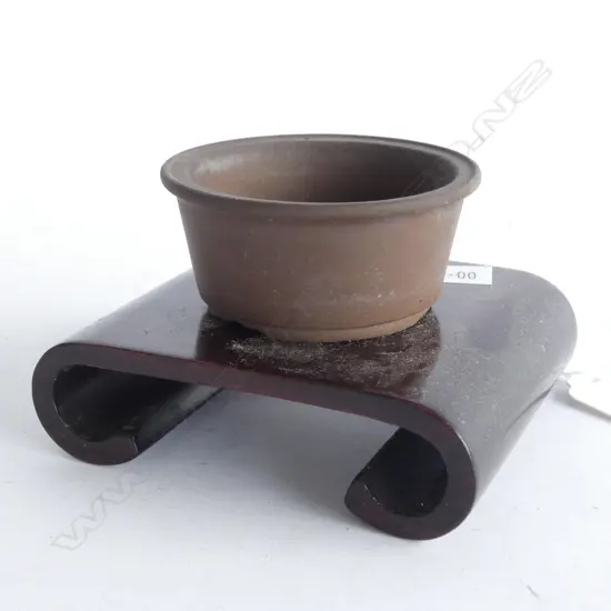 SM JAPANESE BONSAI IKEBANA VASE (DIA 60MM) & WOODEN VASE STAND (90 X 80MM)