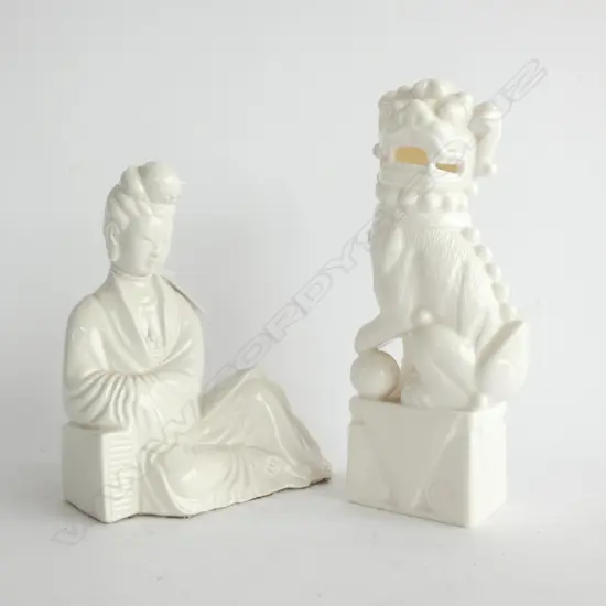 2 BLANC DE CHINE FIGURES; SEATED QUANYIN & FU DOG H. 235MM
