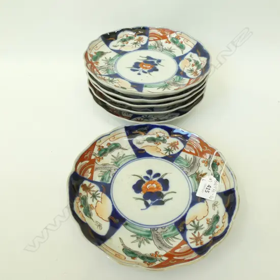 6 POLYCHROME MEIJI-PERIOD IMARI PLATES - DIA 215MM