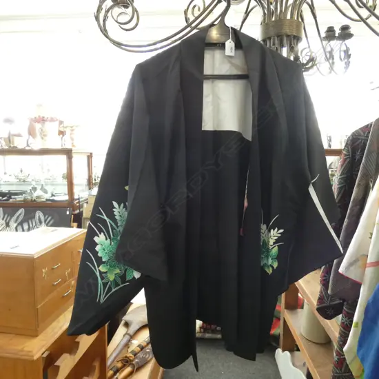 HAND-PAINTED VINTAGE JAPANESE SILK HAORI. YUZEN TECHNIQUE (BLACK)