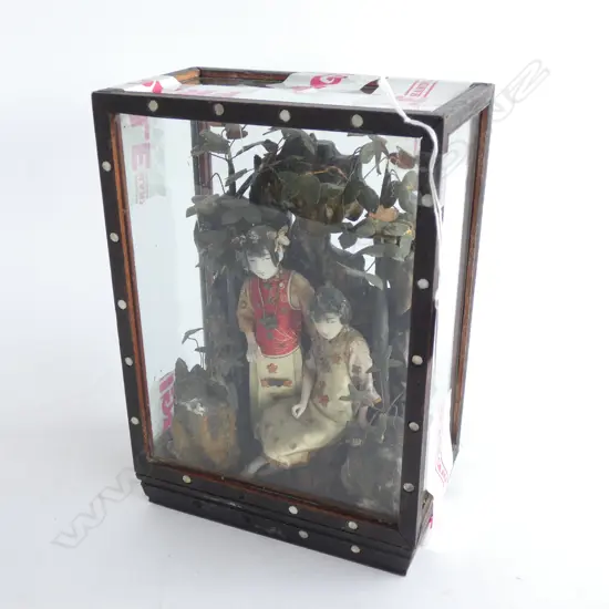 VINTAGE JAPANESE WAX FIGURES IN GLASS DISPLAY CASE H. 265MM