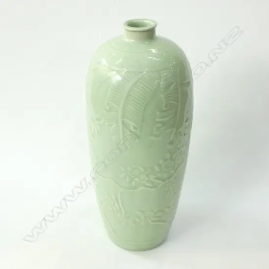 LONGCHUAN CELADON VASE H. 400MM