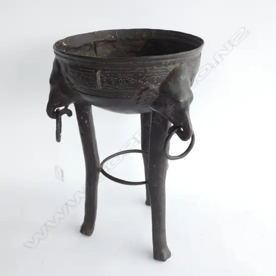 LG OLD METAL STAND (INCENSE BURNER?) - 3 LEGS WITH ELEPHANT HEAD  DIA 250 H. 400MM