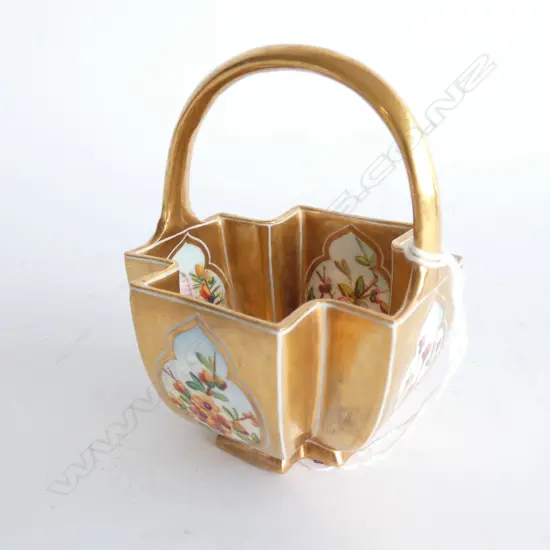 CRUCIFORM COALPORT HAND PAINTED GILDED BASKET H. 90MM