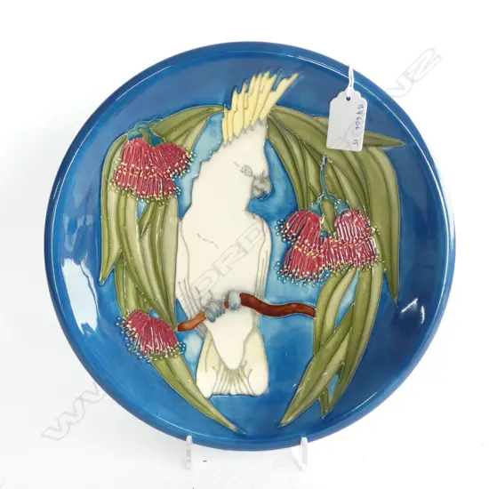MOORCROFT SULPHUR CRESTED COCKATOO PLATE, LIMITED EDITION 259 OF 350, DESIGNED: RACHEL BISHOP c.1995, Dia.260mm