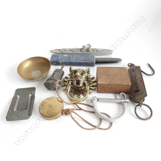 LOT ASST COLLECTABLES  RAZOR/SCALES/COMPASS ETC