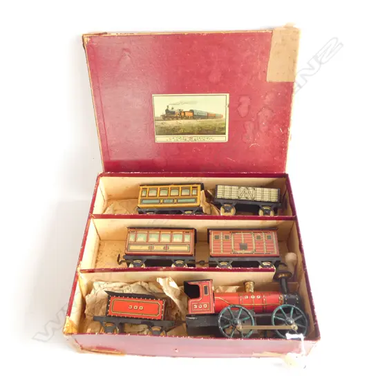 OLD BOXED TIN PLATE TRAIN SET - KARL BUB? ENGINE (L. 155MM)) + 5 CARRIAGES