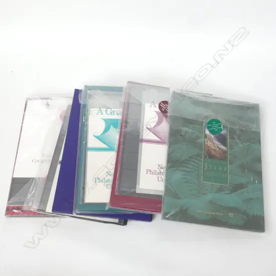 5 'THE NZ STAMP COLLECTION' BOOKS 1989 - 1993