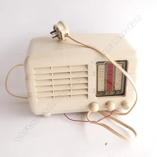 VINTAGE WHITE BELL RADIO W. 280MM