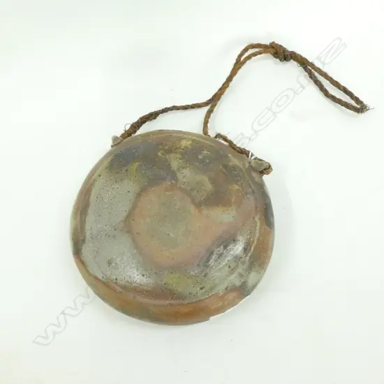 JAPANESE BIZEN YAKIMA HANGING VASE BY KIMURA  YUKEI D220mm