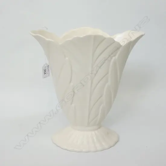WHITE BESWICK VASE H. 275MM 2 HAIRLINE CRACKS TO RIM